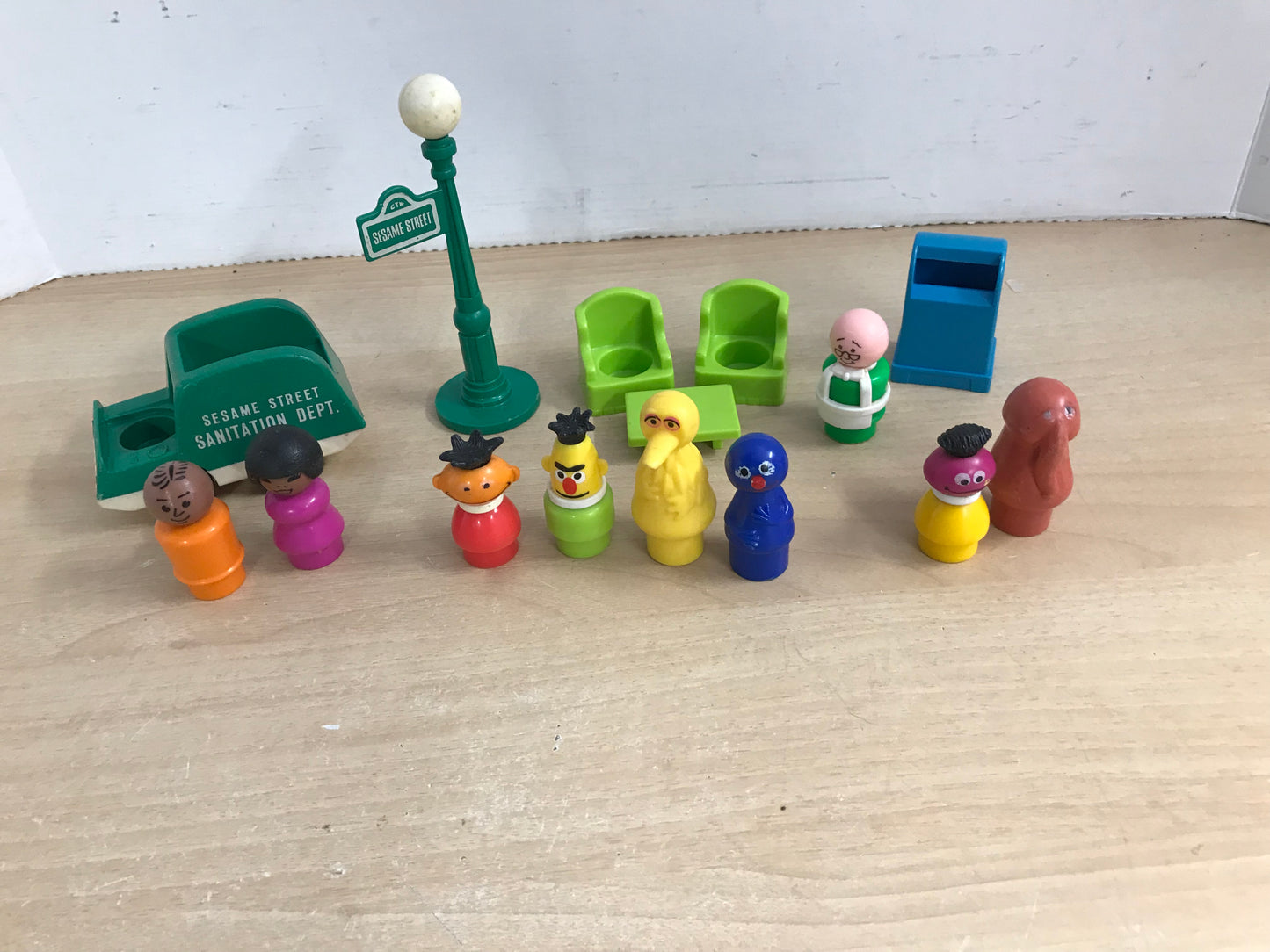 Fisher Price Vintage Little People 1974 Sesame Street Muppets House 938 Lot RARE