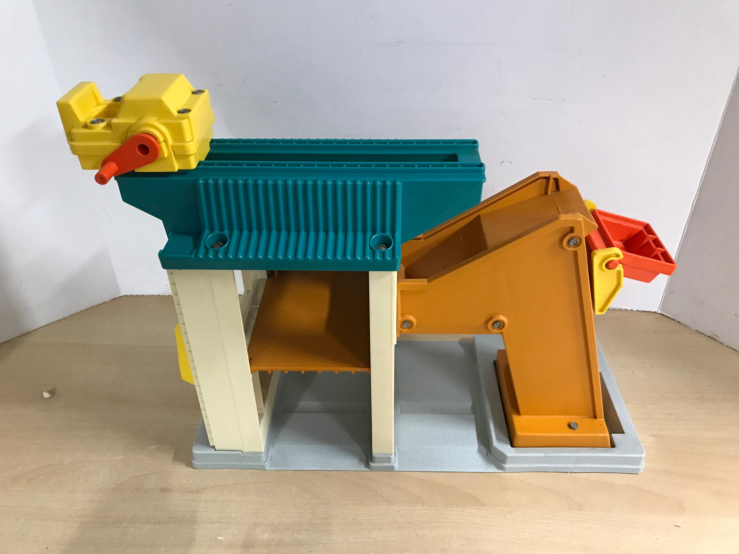 Fisher Price Vintage Little People 1977 Play Family Lift Load Construction Depot With Loading Hook and Lift RARE