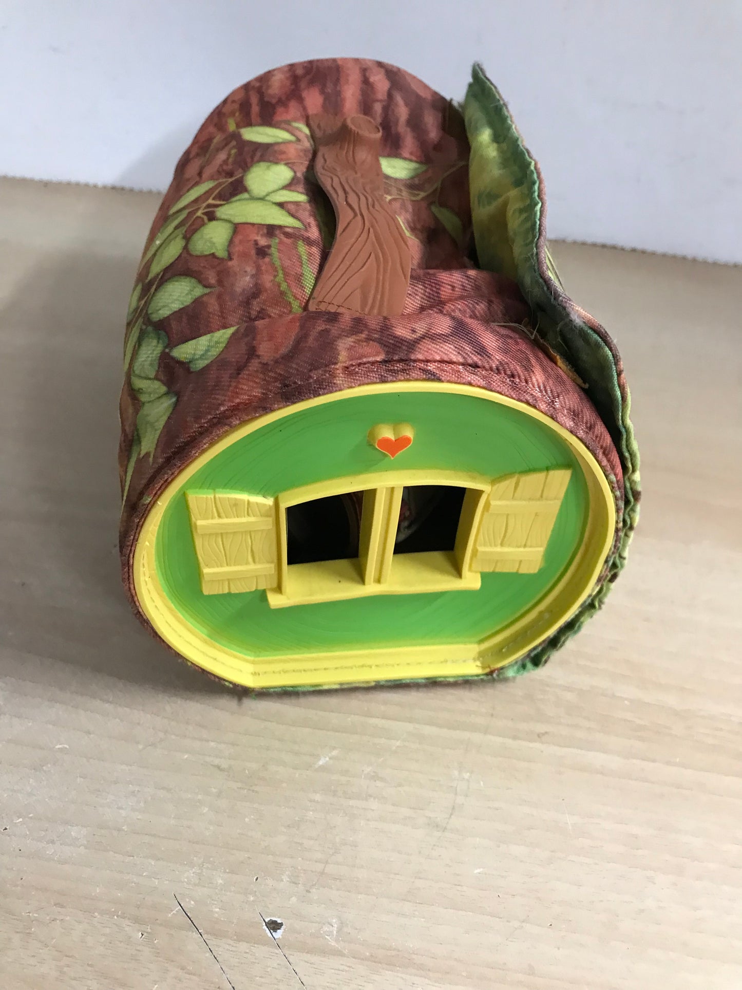 Fisher Price Vintage Little People 1979 Woodsey Squirrel Family and Log House 960 RARE