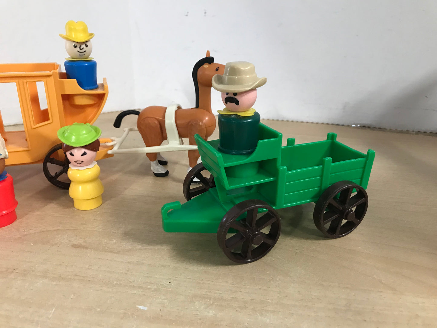 Fisher Price Vintage Little People 1982 Play Family Western Town 934 Lot RARE