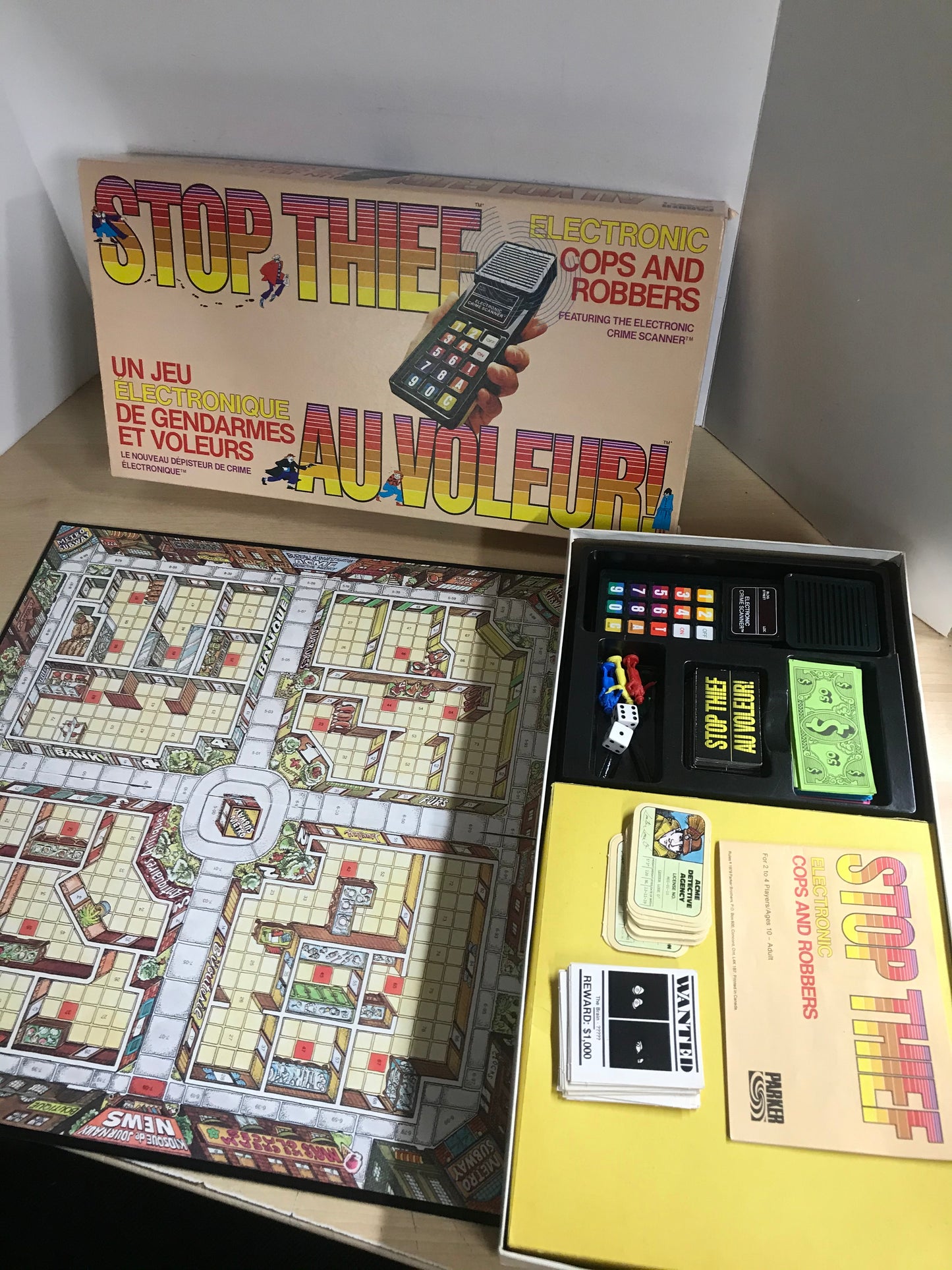 Game 1979 Vintage Parker Bros. STOP THIEF Electronic Cops Robbers Board Game Complete As New Works Perfect