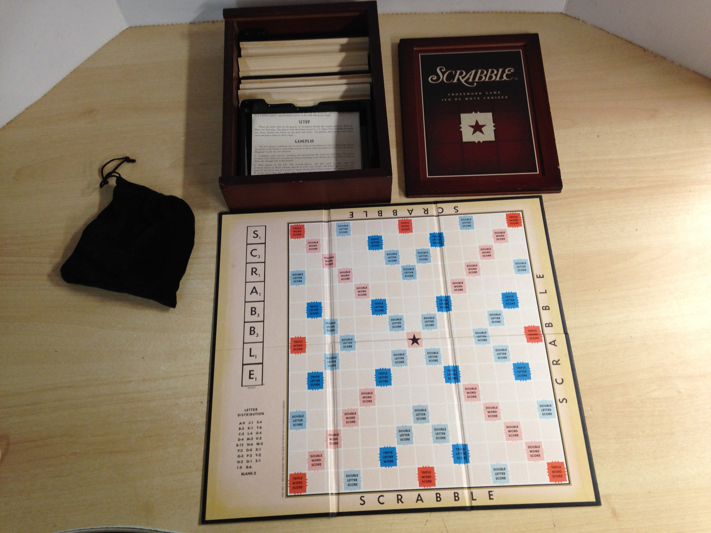 Game Scrabble Wood and Wood Case As New Complete Excellent