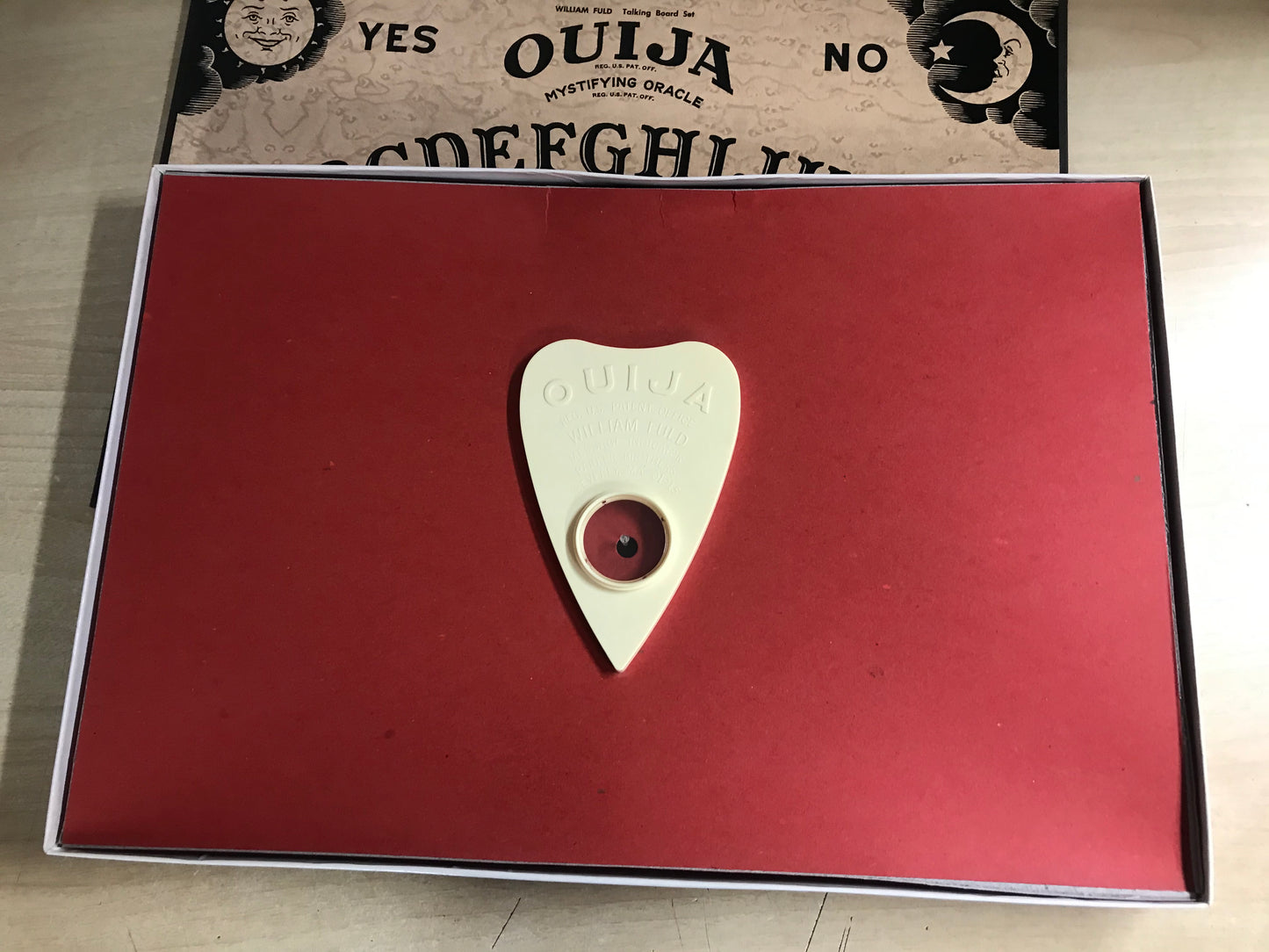 Game Vintage Ouija Board As New RARE
