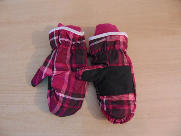 Winter Gloves and Mitts Child Size 8-12 Fushia New