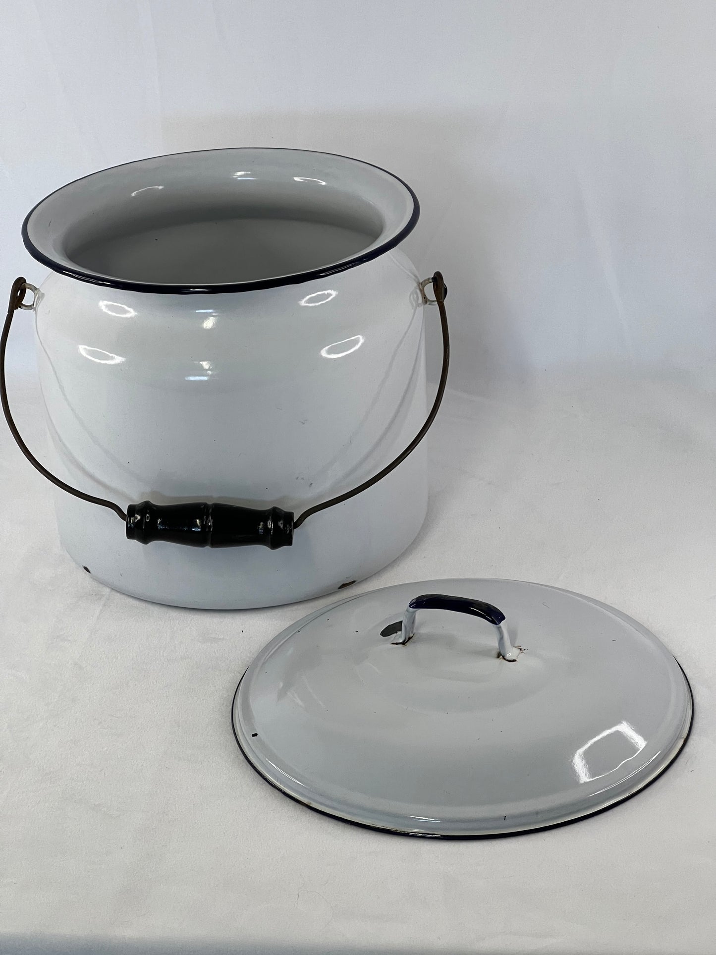 Grandma Attic Vintage Old Porcelain Enamelware Chamber Pot Diaper Pail Bucket Lid Wood Handle Excellent Condition