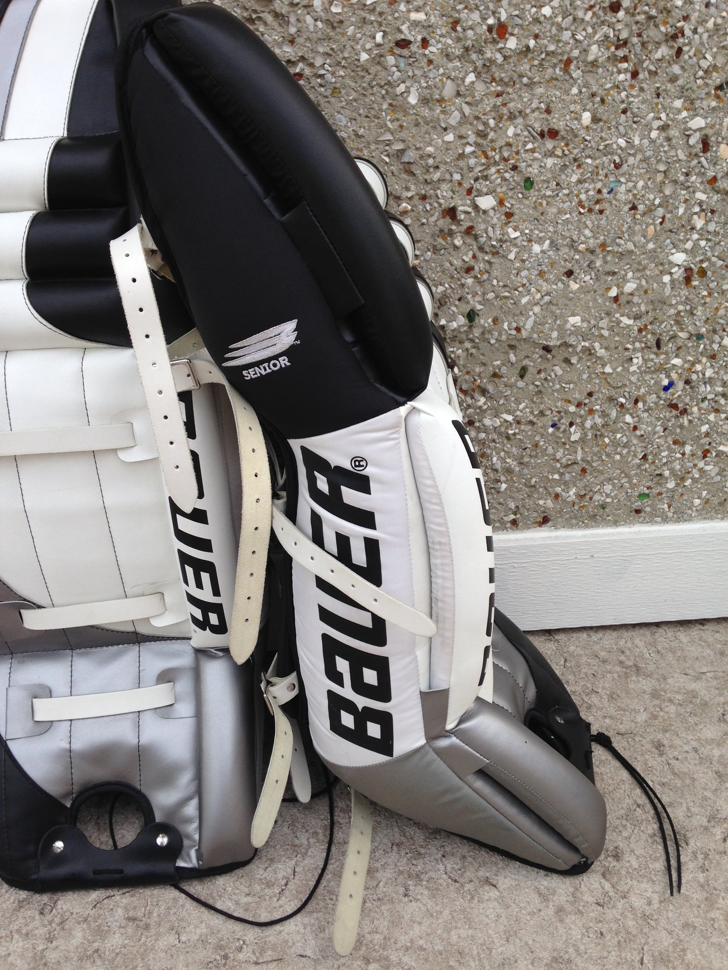 Hockey Goalie Shin Pads Men's 34 inch Bauer Black White New Demo Model