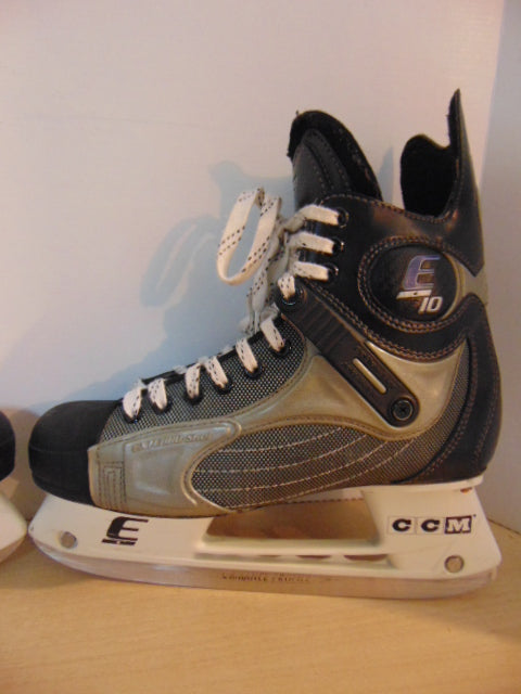 Hockey Skates Men's Size 8 Shoe Size CCM Externo Excellent