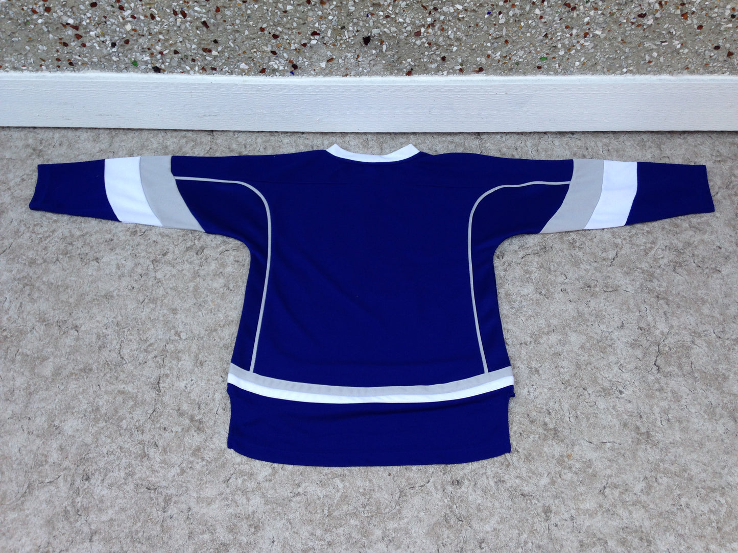 Hockey Jersey Child Size 12-14 Toronto Maple Leafs Blue New Demo Model