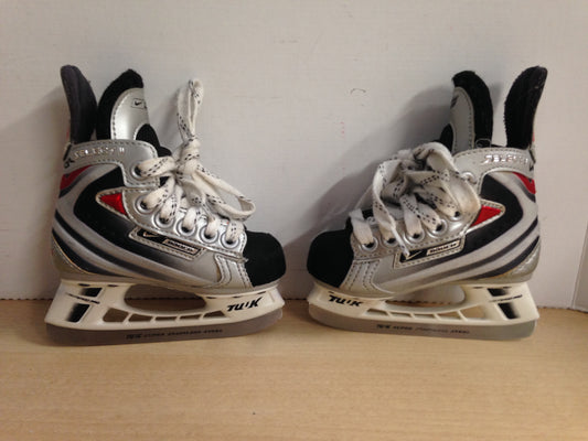Hockey Skates Child Size 7 Infant Toddler Shoe Size TINY Bauer Vapor Select II Excellent