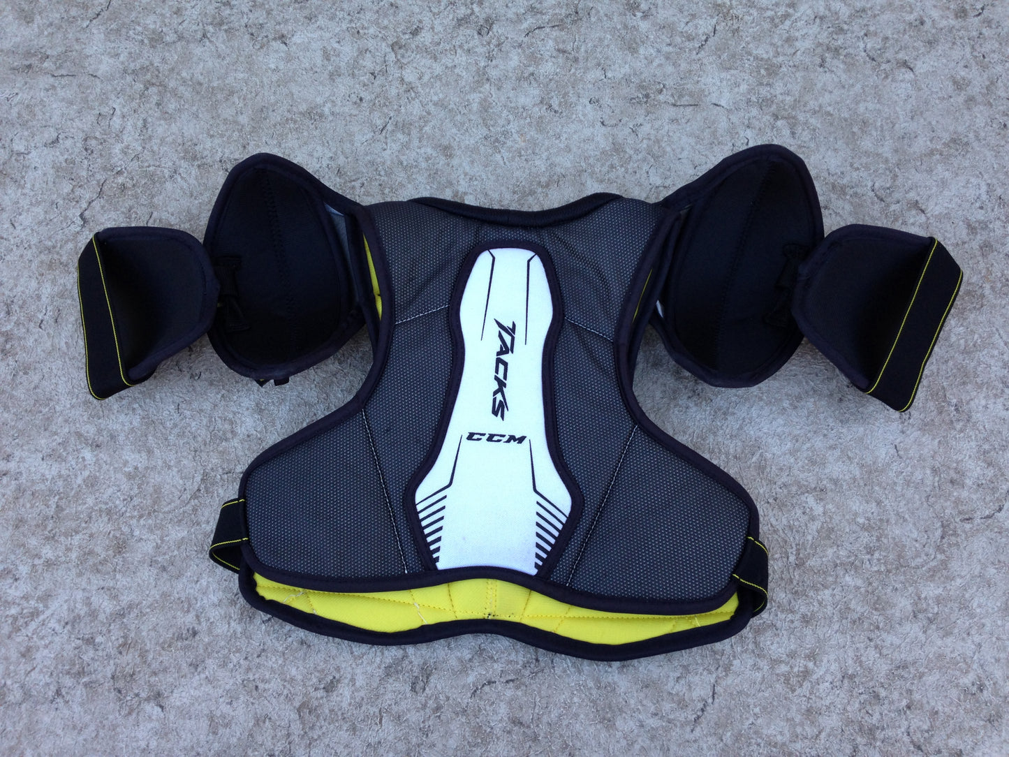 Hockey Shoulder Chest Pad Child Size Junior Medium Black Yellow Excellent