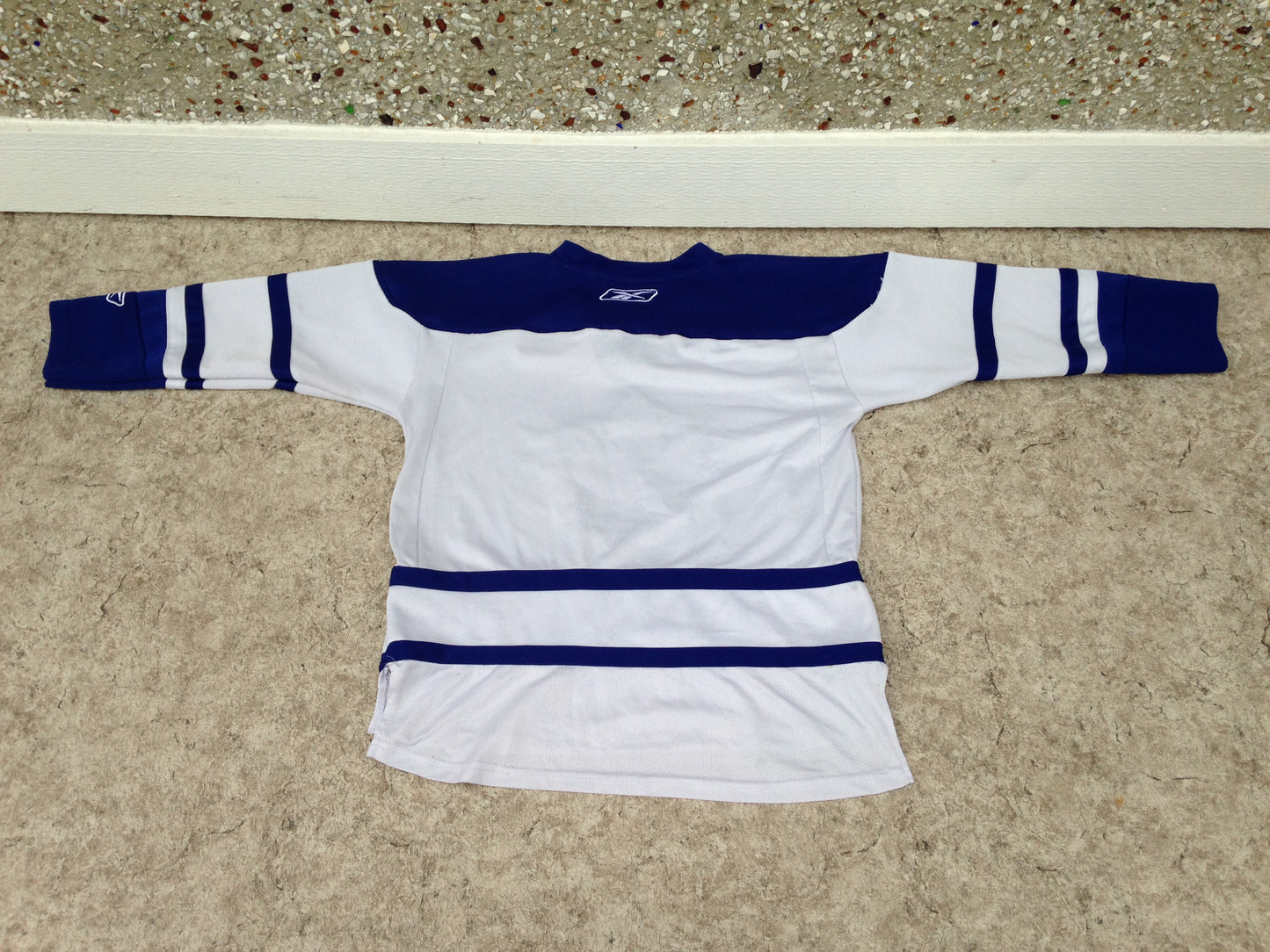 Hockey Jersey Child Size 12-14 Reebok Toronto Maple Leafs Minor Wear