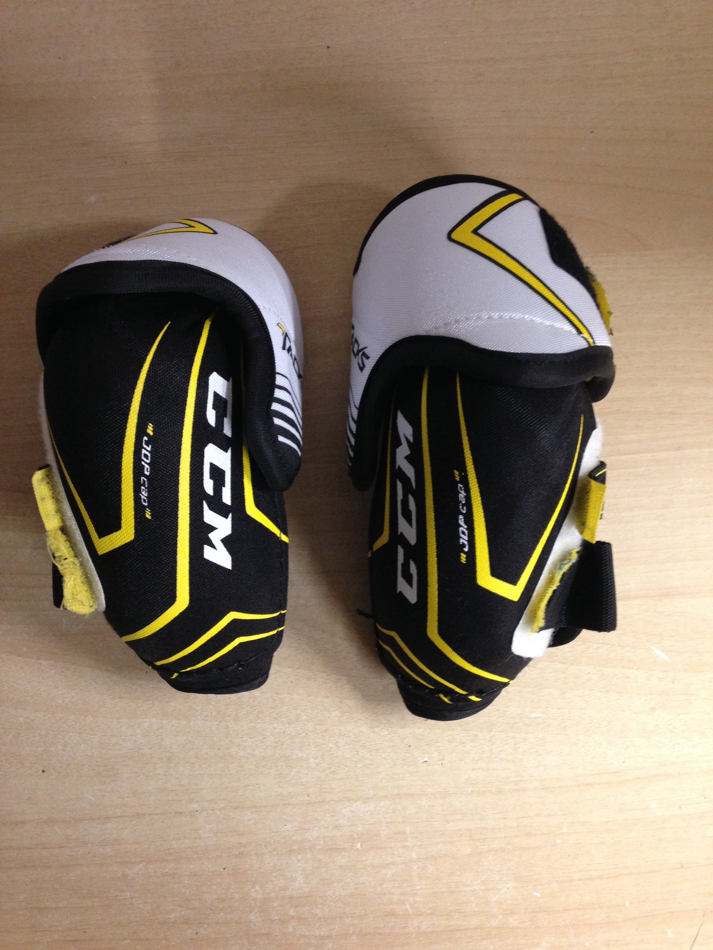Hockey Elbow Pads Child Size Junior Large CCM Tacks Vector Plus Black Yellow New Demo Model