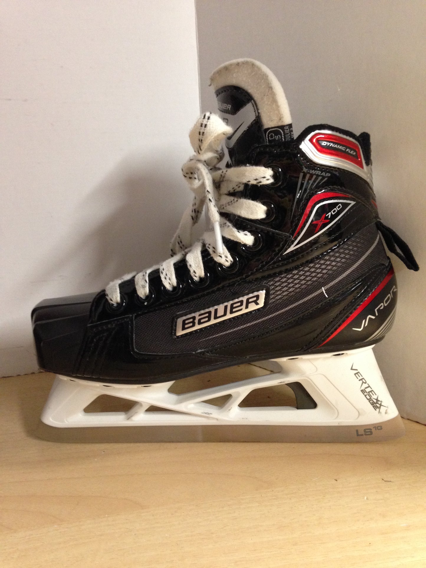 Hockey Goalie Skates Child Size 3.5 Shoe Size Bauer Vapor X700 As New