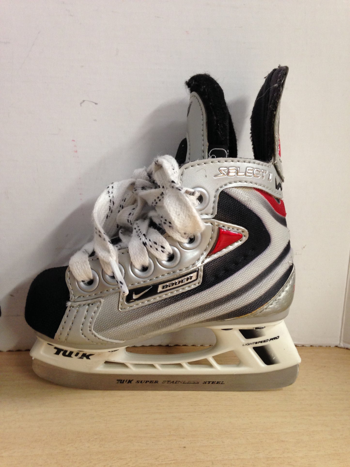 Hockey Skates Child Size 7 Infant Toddler Shoe Size TINY Bauer Vapor Select II Excellent