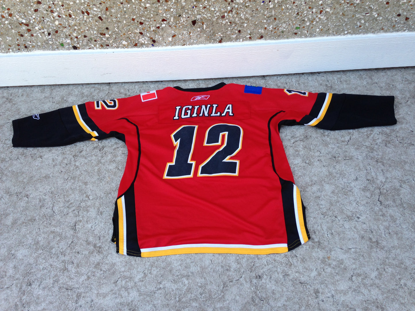 Hockey Jersey Child Size 12-14 Calgary Flames Iginla Captain Reebok Y Lg - X Large