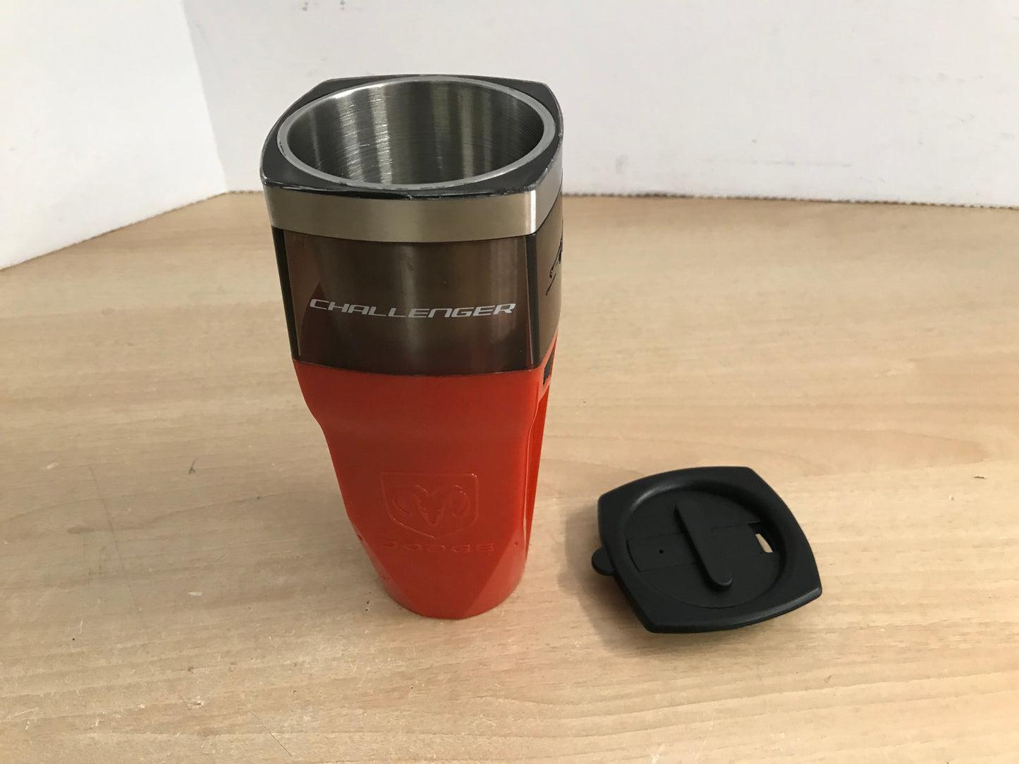Hemi Challenger Stainless Steel Inside Signature Coffee Travel Mug As New