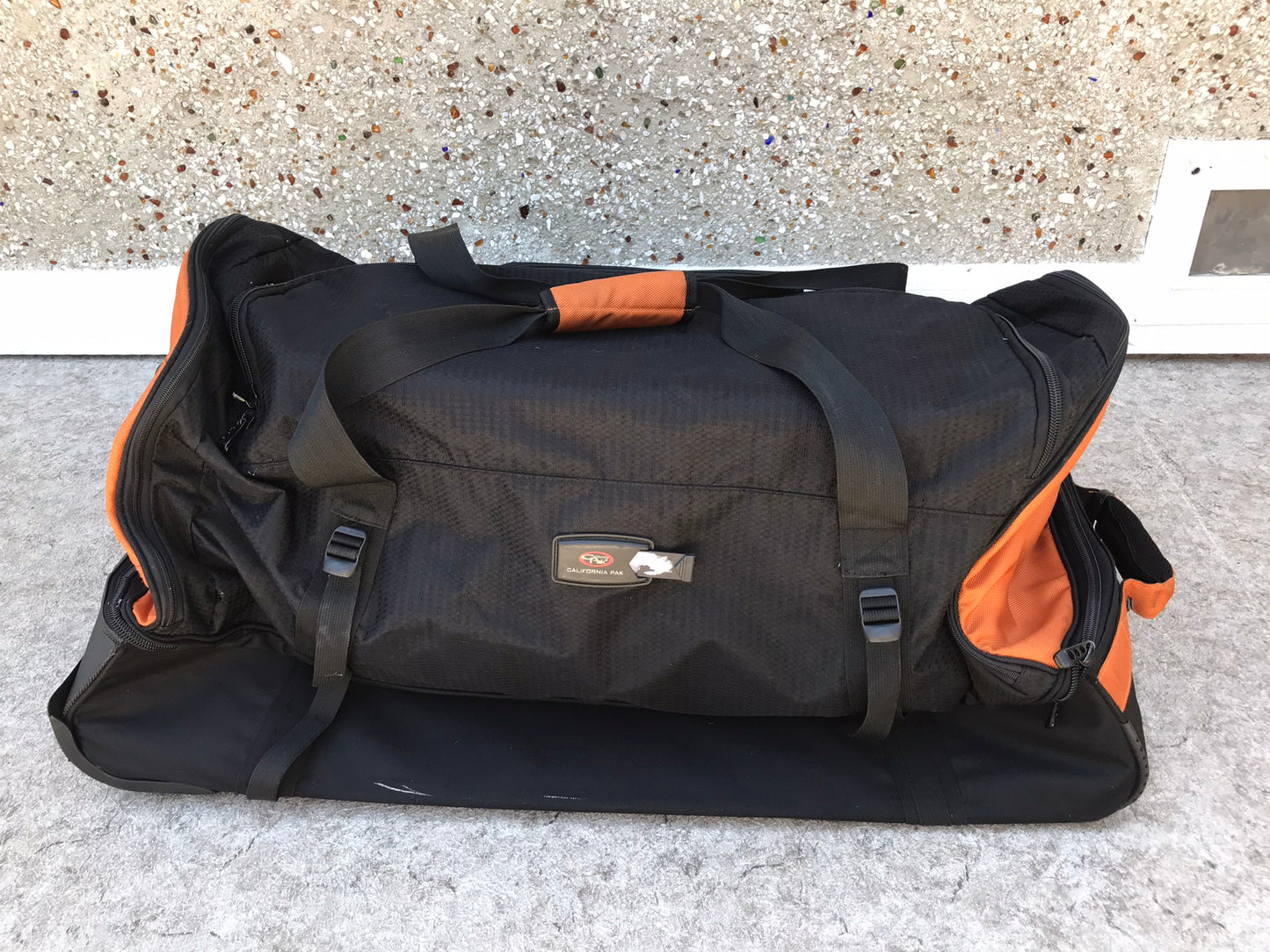 Hockey Bag DufflevTravel Large Sports Bag California Pack Black Tangerine On Wheels Minor Wear