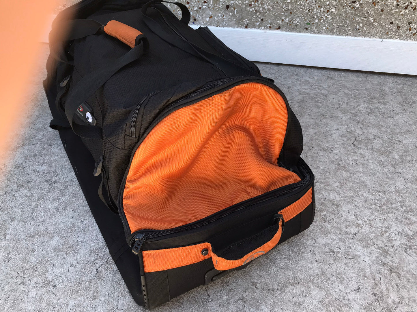 Hockey Bag DufflevTravel Large Sports Bag California Pack Black Tangerine On Wheels Minor Wear