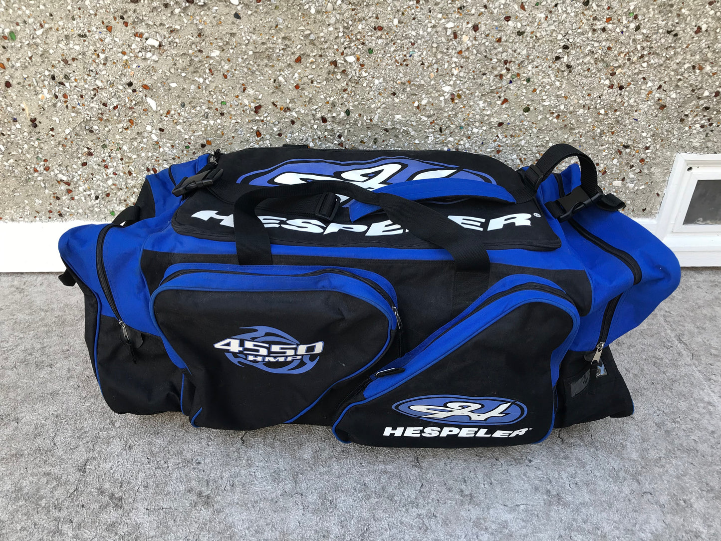 Hockey Bag Men's Senior Large Hespeler Bag Excellent Condition All Zippers Perfect Blue Black