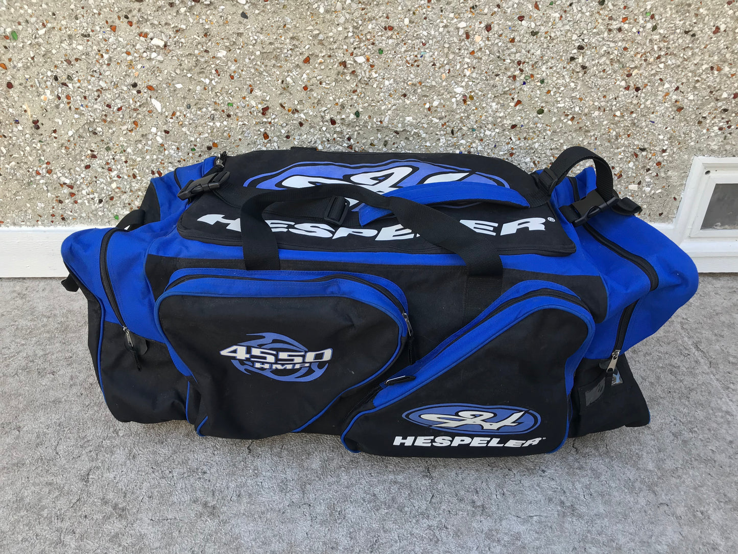 Hockey Bag Men's Senior Large Hespeler Bag Excellent Condition All Zippers Perfect Blue Black