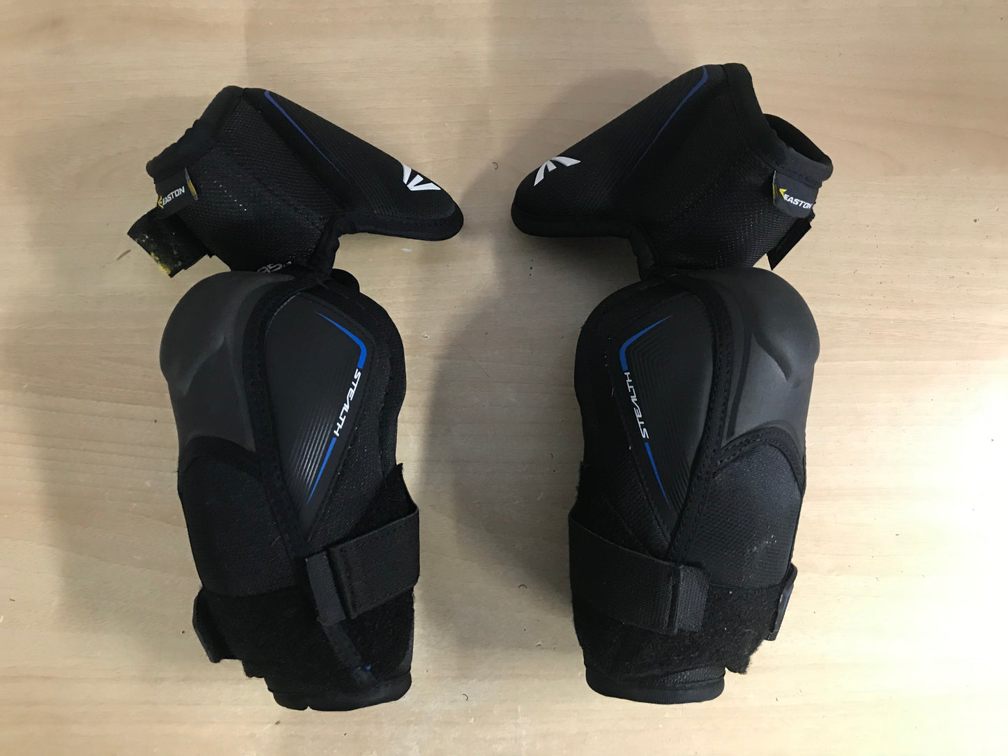 Hockey Elbow Pads Child Size Junior Large  Blue Black New Demo Model