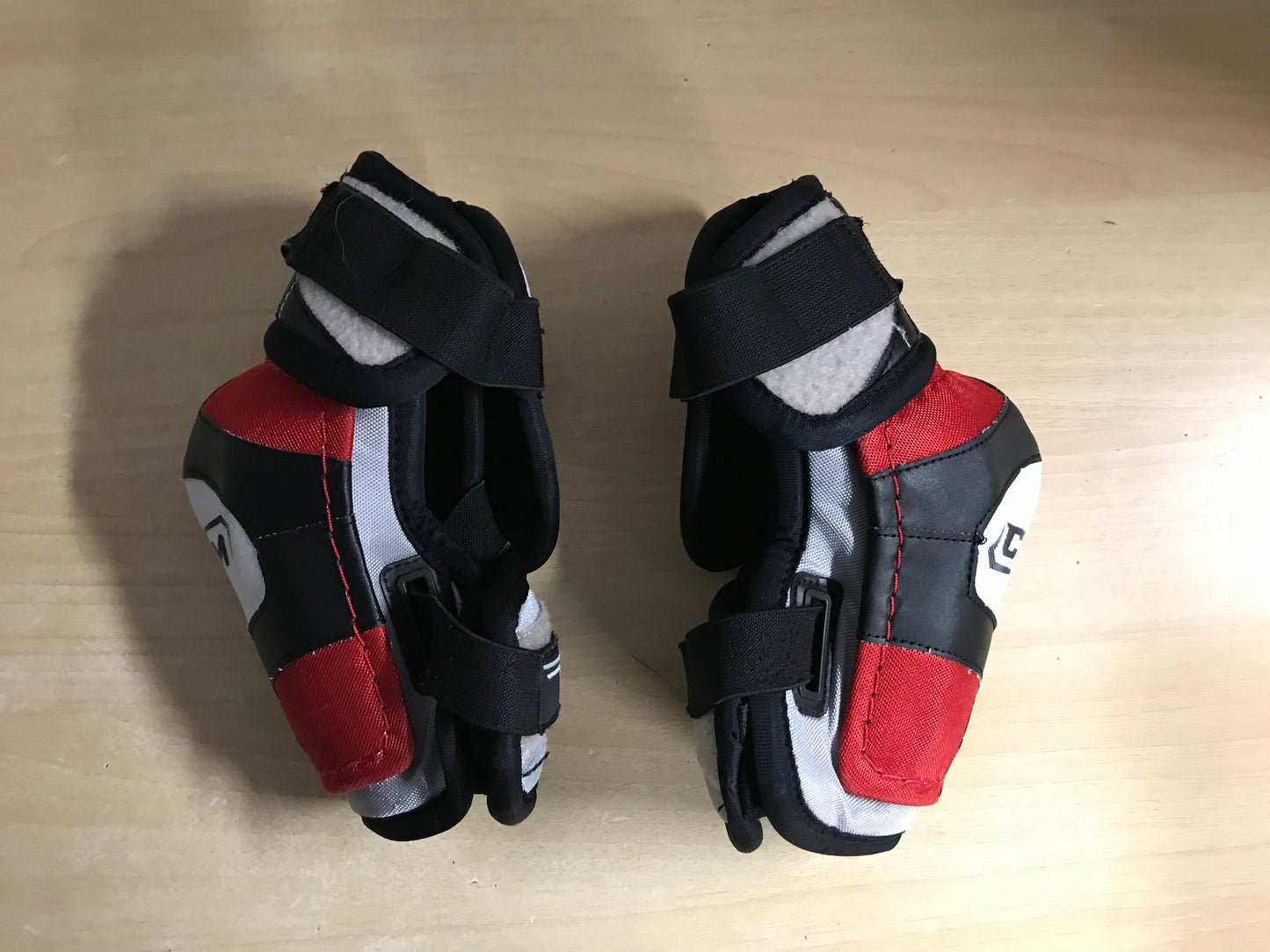 Hockey Elbow Pads Child Size Junior Large  CCM U Black Red
