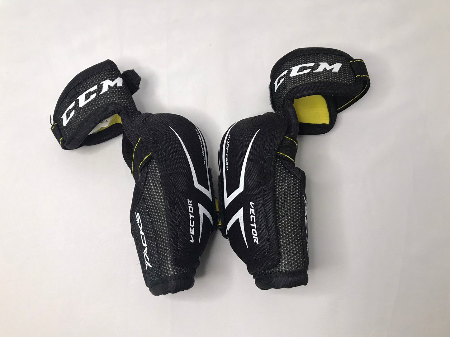 Hockey Elbow Pads Child Size Junior Small CCM Tacks Black Yellow New Demo Model