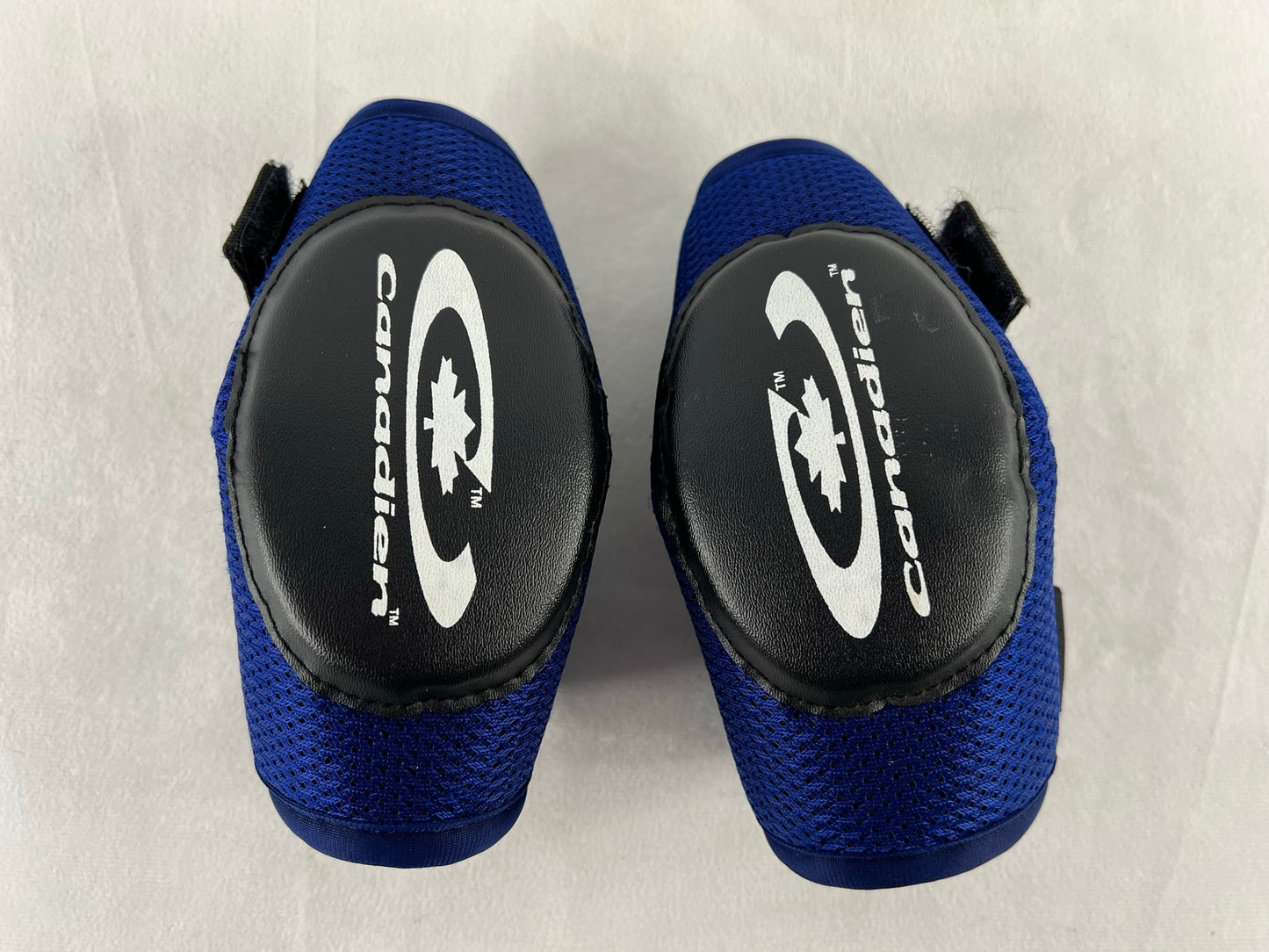 Hockey Elbow Pads Child Size Y  Large Age 6 Canadian Soft Cup Blue Black Excellent