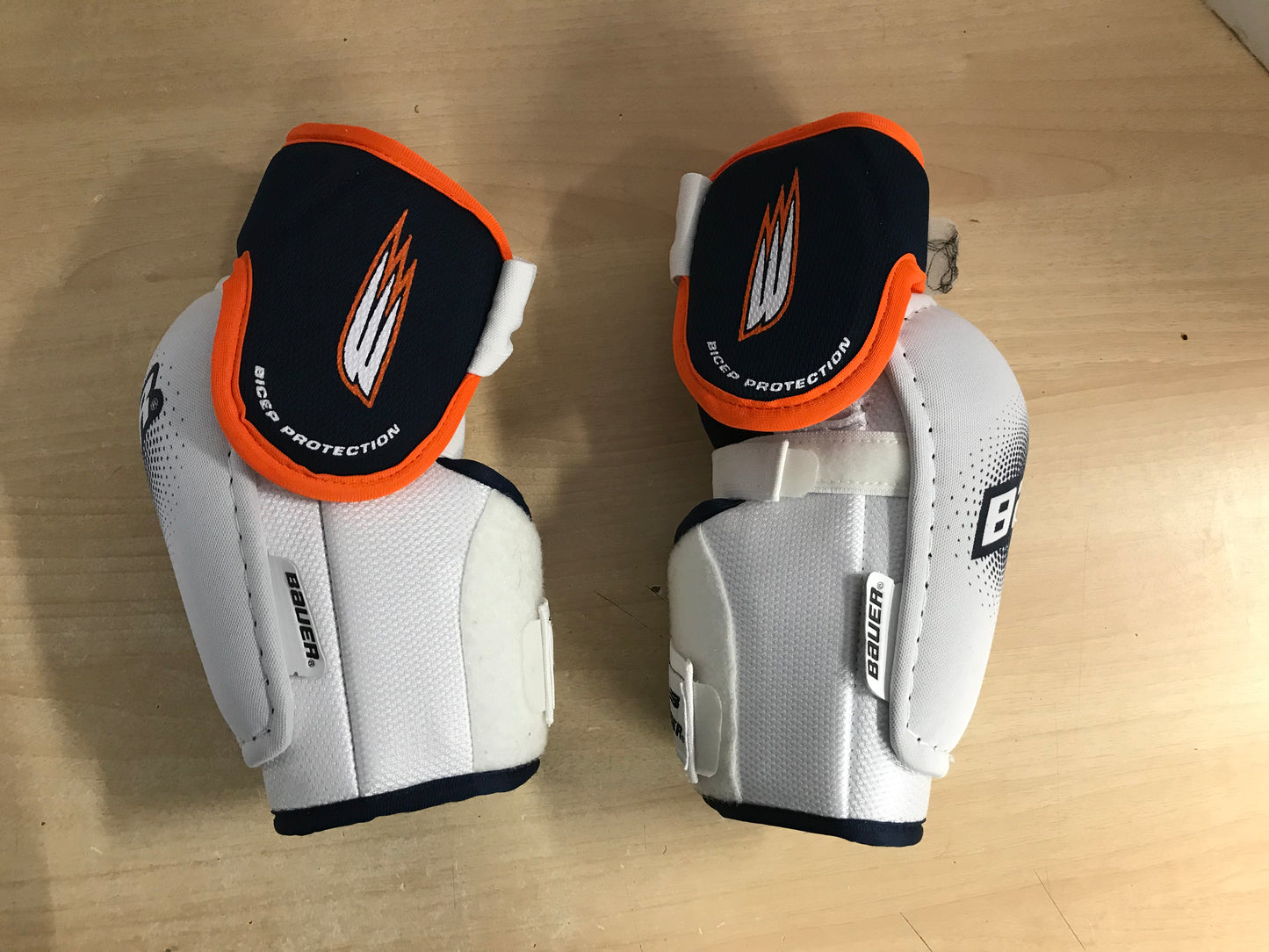 Hockey Elbow Pads Men's Size Medium  Bauer Comp White Blue Orange Excellent