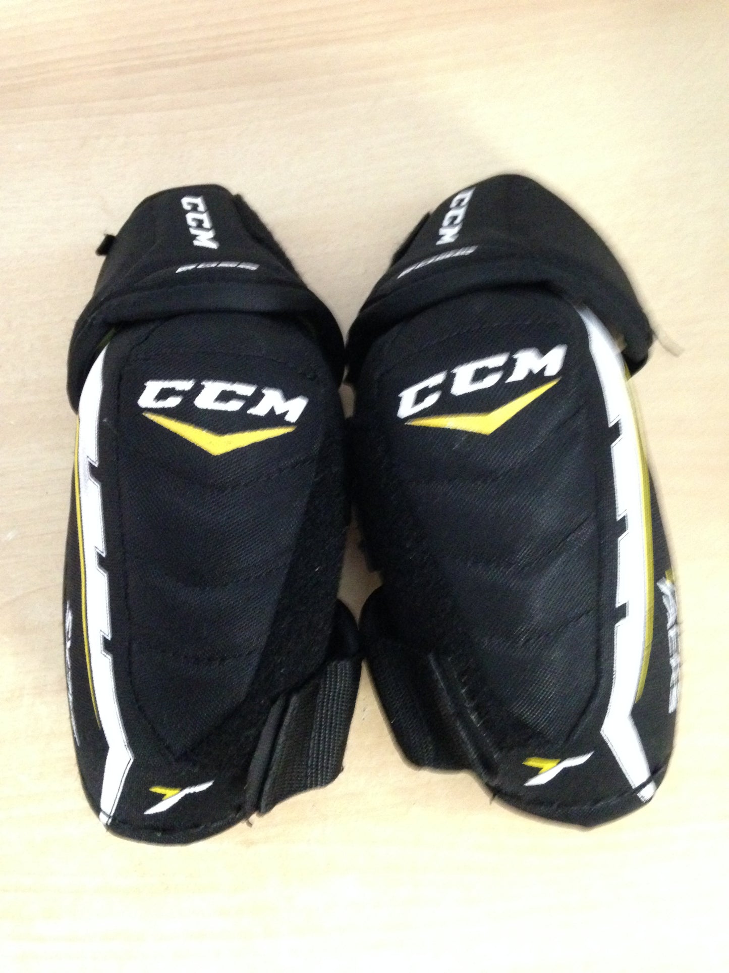 Hockey Elbow Pads Men's Size Small CCM Tacks Black Gold White