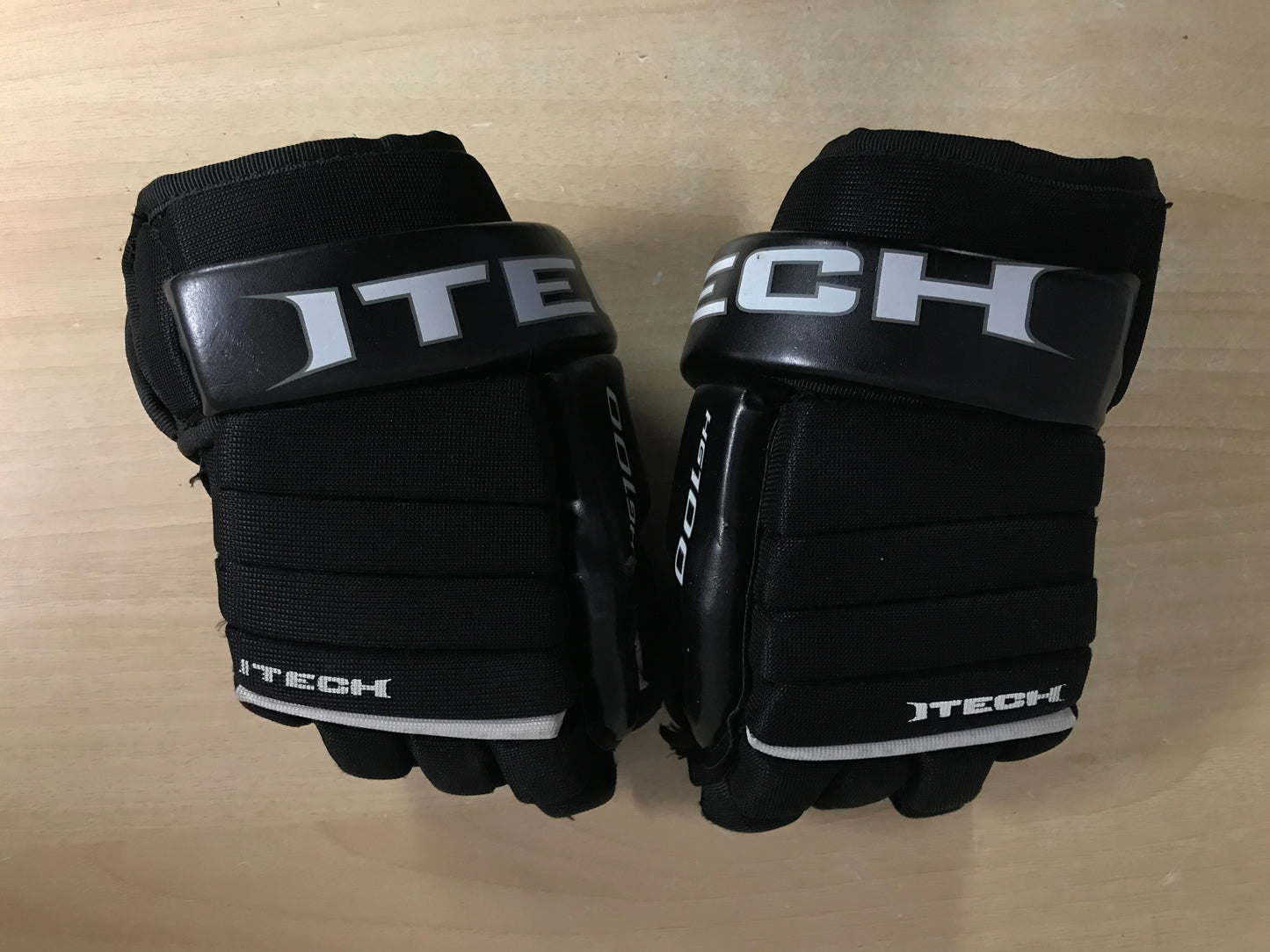 Hockey Gloves Child Size 10 inch Itech
