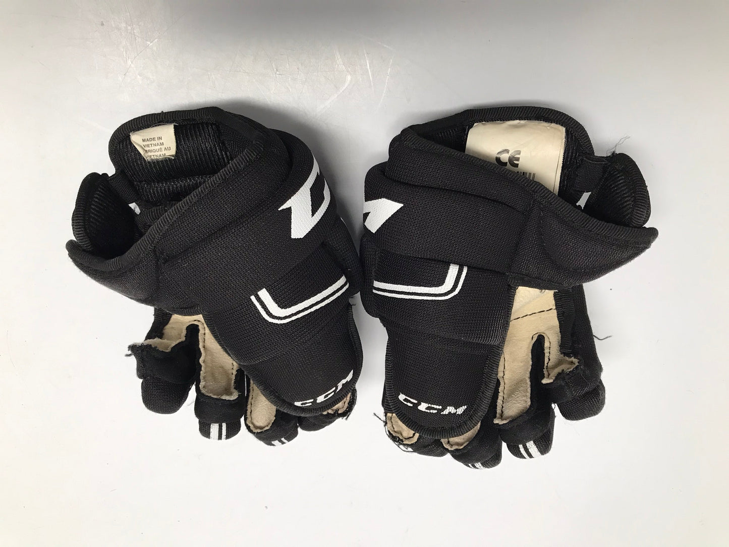 Hockey Gloves Child Size 8 inch Age 3-5 CCM Black White As New