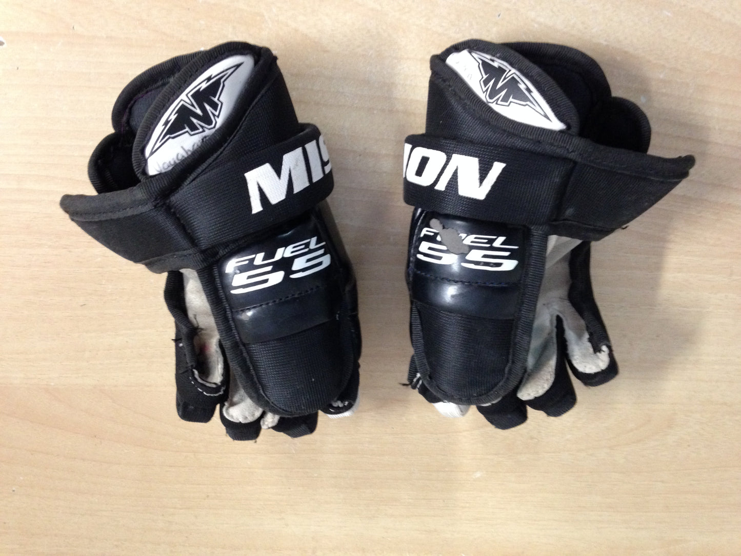 Hockey Gloves Child Size 8 inch Mission Black White