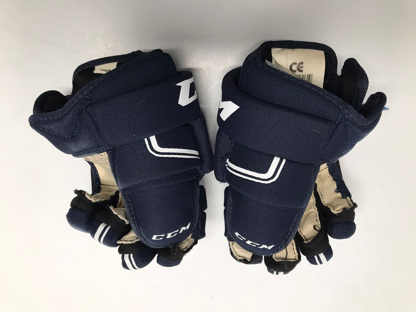 Hockey Gloves Child Size 9 inch Age 4-6 CCM Marine Blue and White Excellent