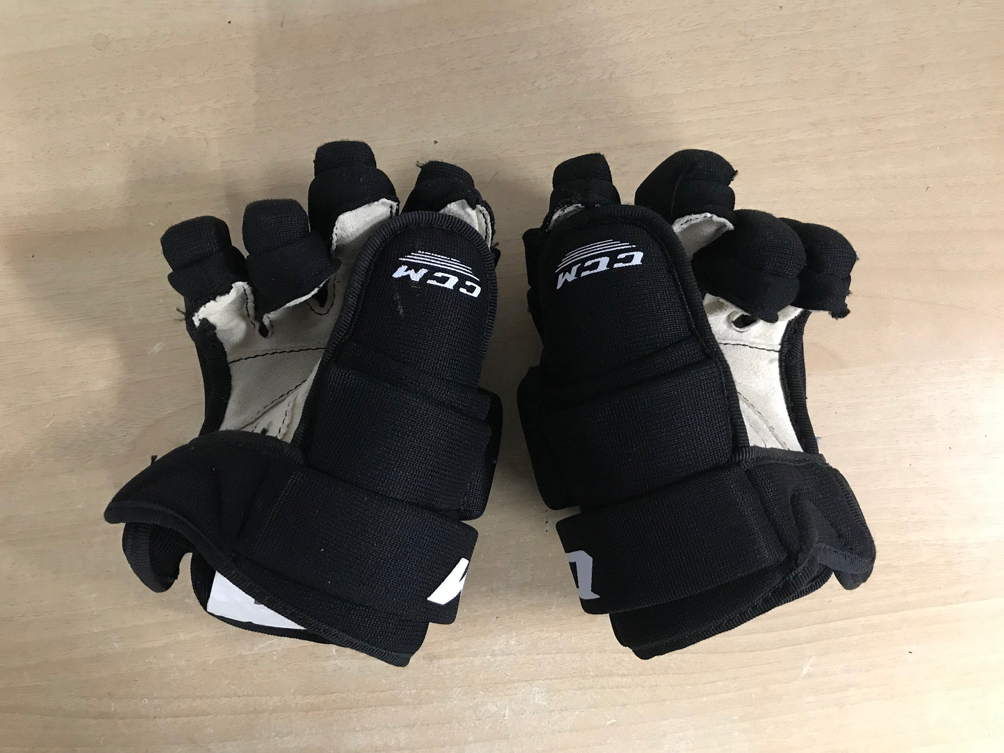 Hockey Gloves Child Size 9 inch CCM Black White As New Excellent