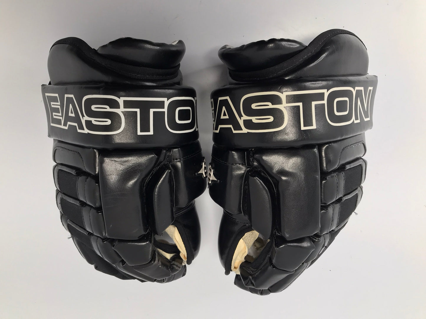 Hockey Gloves Men's Size 15 inch Easton Black White Excellent