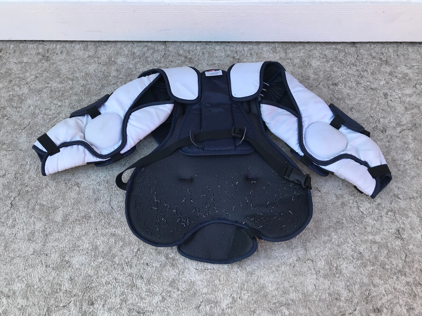 Hockey Goalie Chest Pad Protector Child Junior Medium - Large Vaughn 7100 Velocity Some Marks PT3440