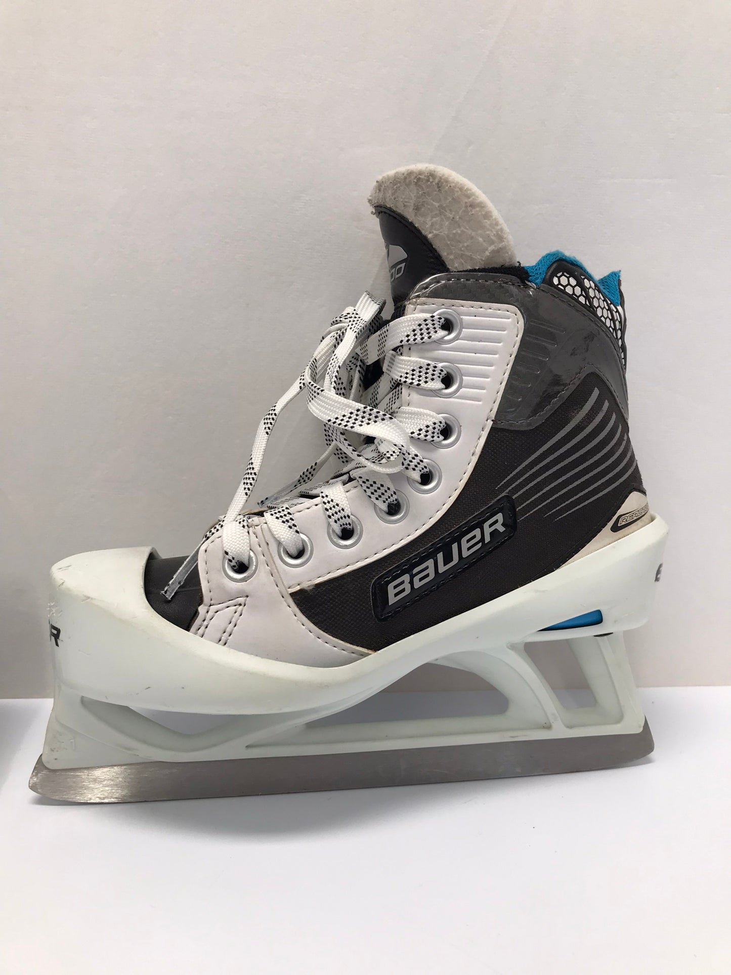 Hockey Goalie Skates Child Size 2 Shoe Size Bauer 2000
