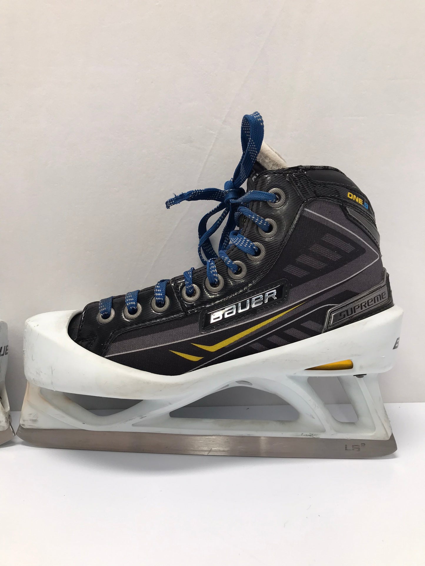 Hockey Goalie Skates Child Size 5.5 Shoe Size Bauer Supreme Excellent
