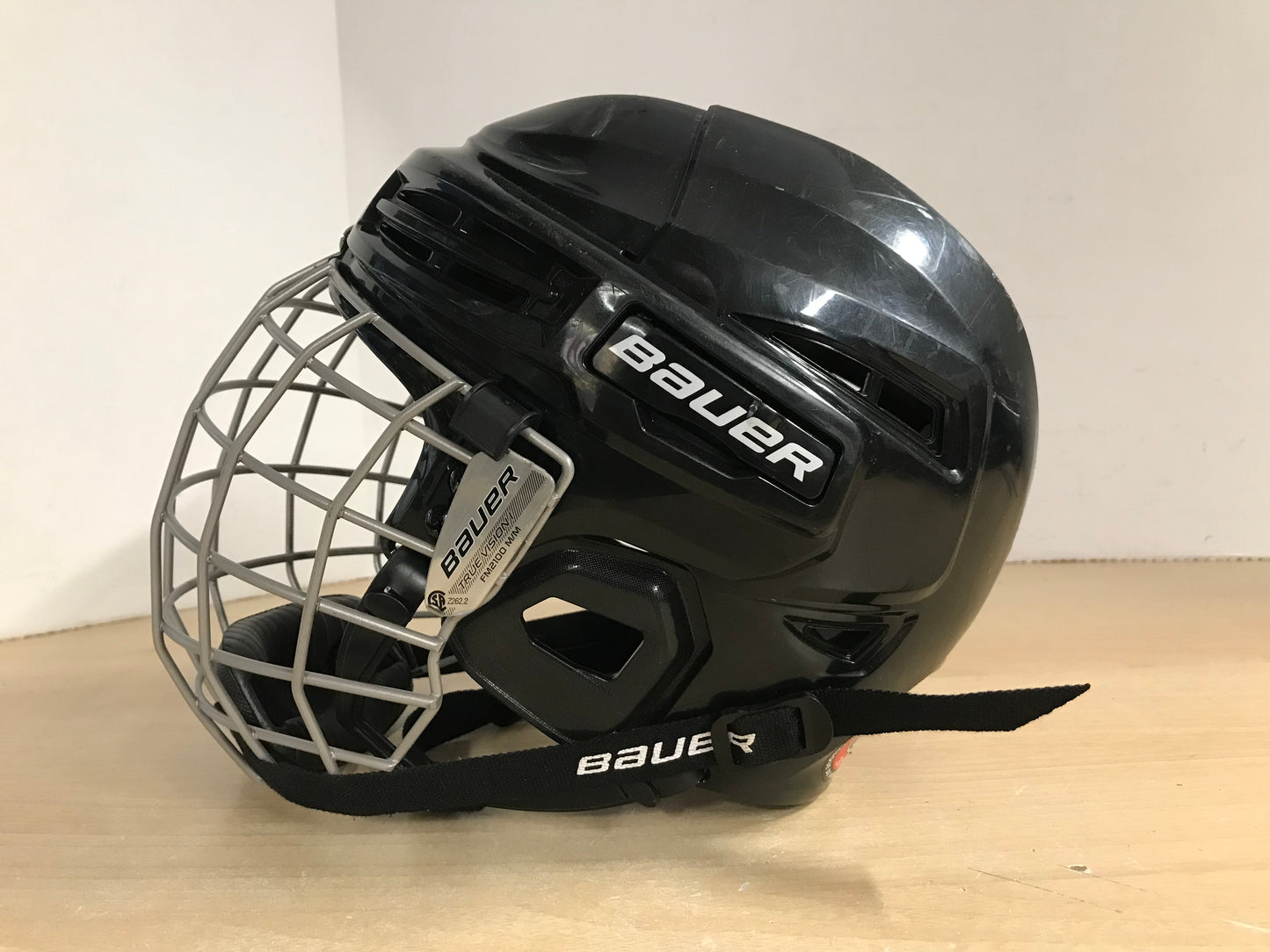 Hockey Helmet Child Size Medium Age 6-8 Bauer IMS5.0 Black With Cage Expires Dec 2023 Excellent