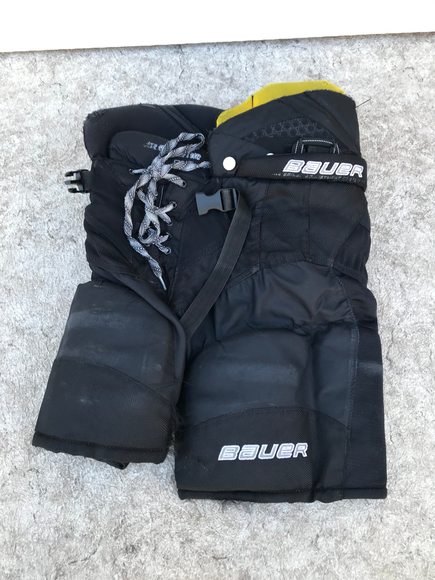 Hockey Pants Child Size Junior Medium Bauer Supreme One Minor Wear