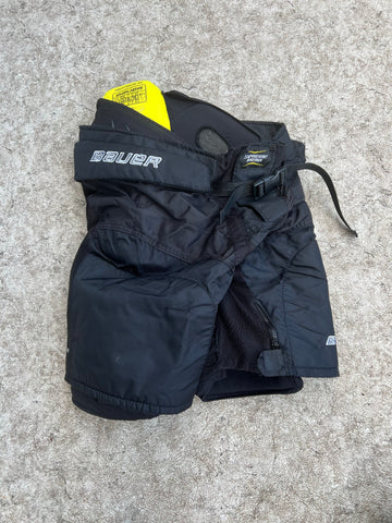 Hockey Pants Child Size Junior X Large Bauer Supreme Matrix 2 pc Pants and Girdle Outstanding Quality Minor Wear