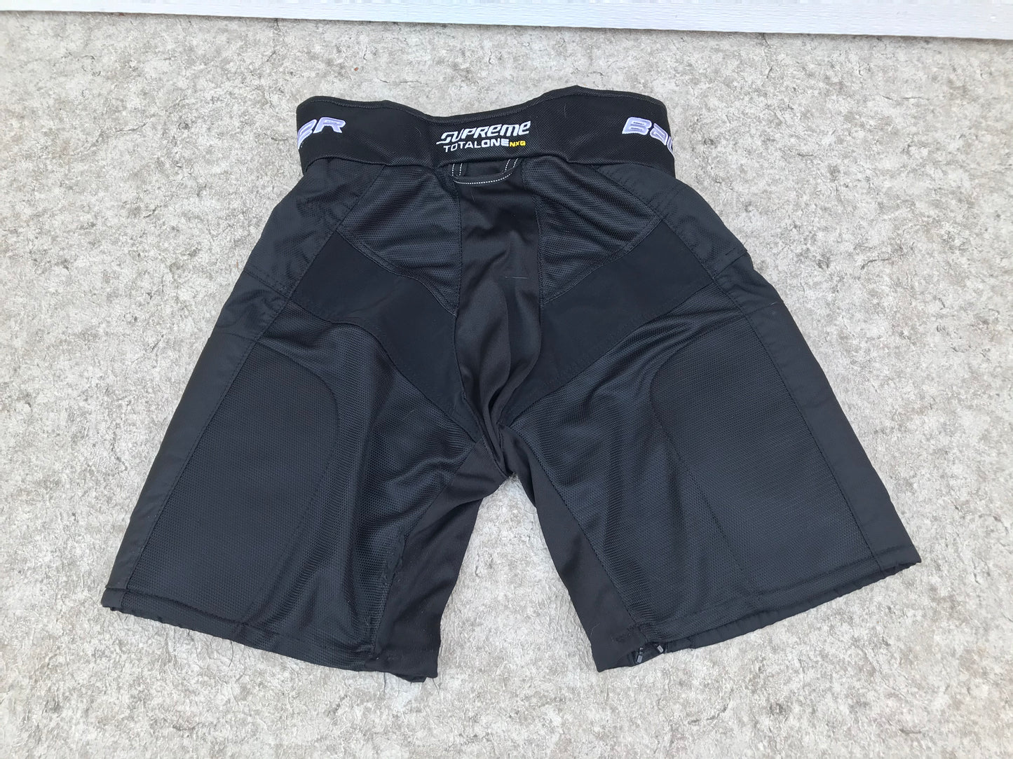 Hockey Pants Men's Size Small Bauer Supreme Total One NXG Pants No Girdle Players Pants Black Excellent