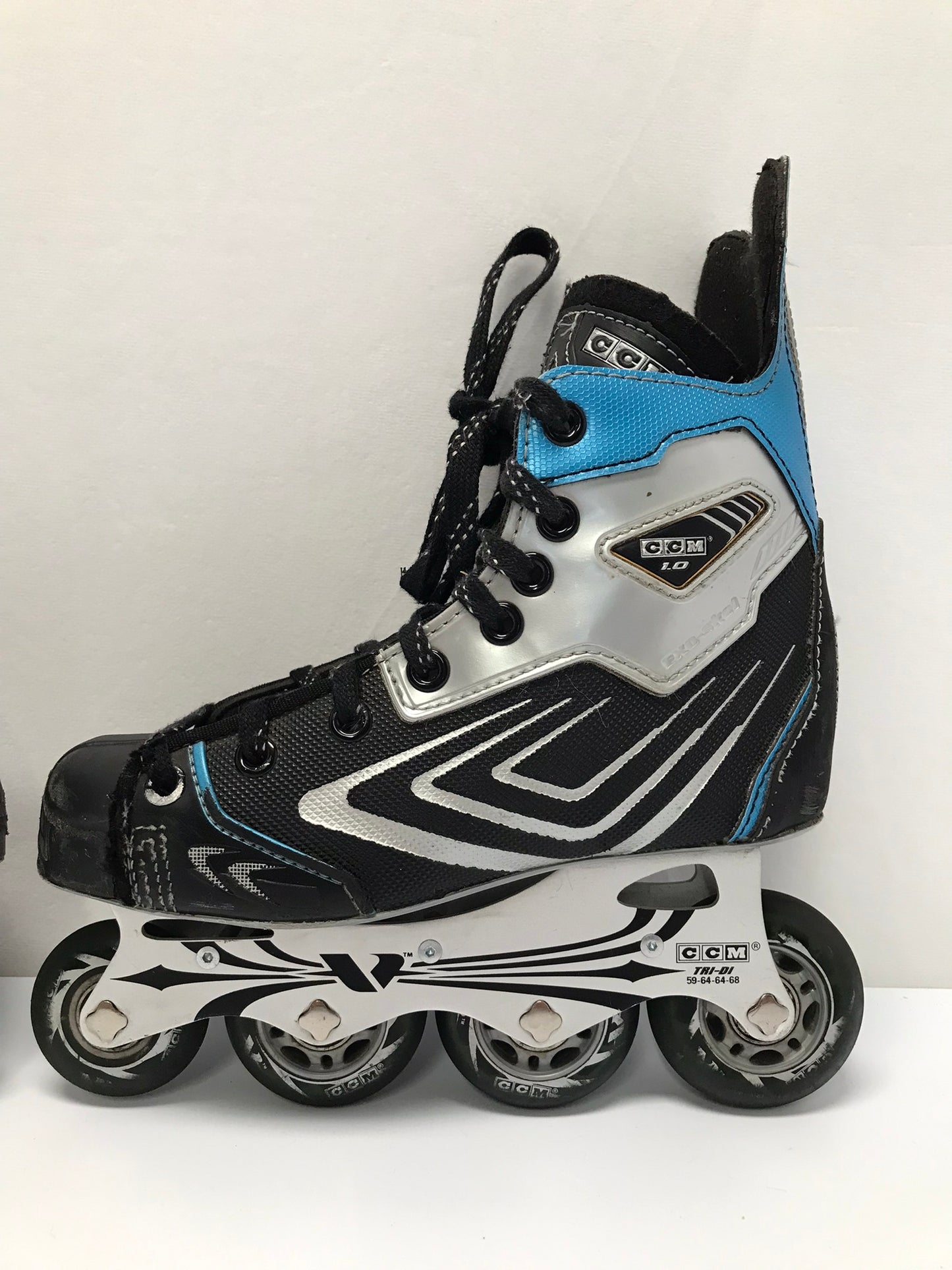 Hockey Roller Hockey Skates Child Size 4.5 Shoe Size CCM Blue Black