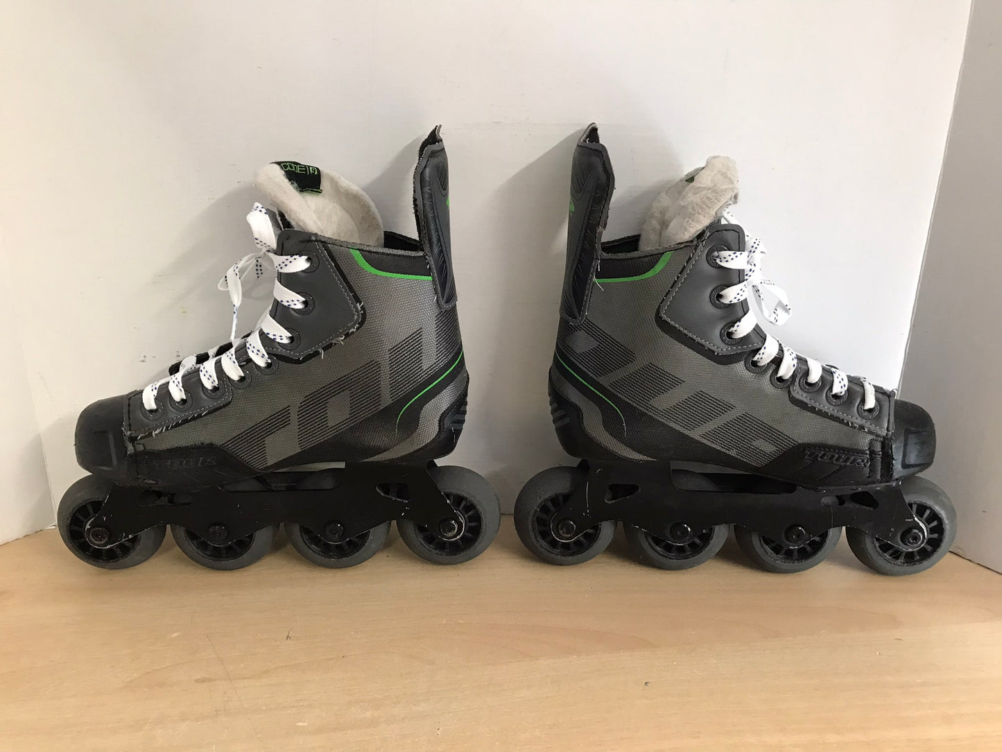 Hockey Roller Hockey Skates Child Size 4 Tour Grey Green