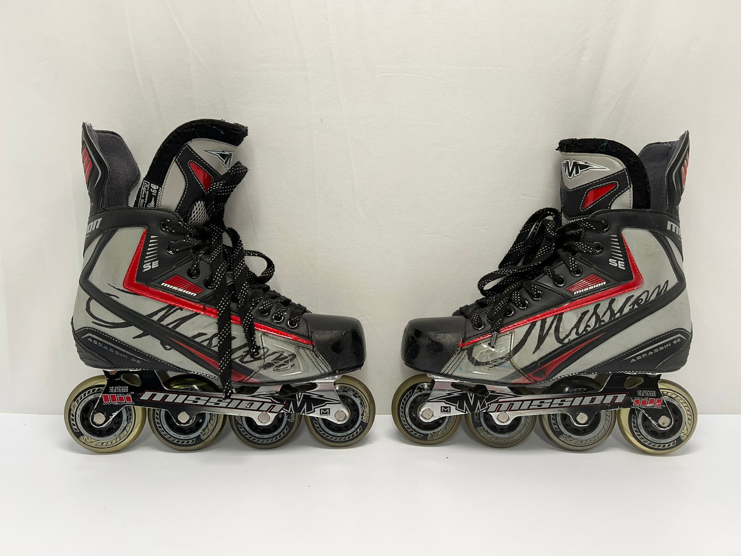 Hockey Roller Hockey Skates Men's Size 10.5 Shoe Size Mission Black Grey Red Rubber Wheels  Excellent