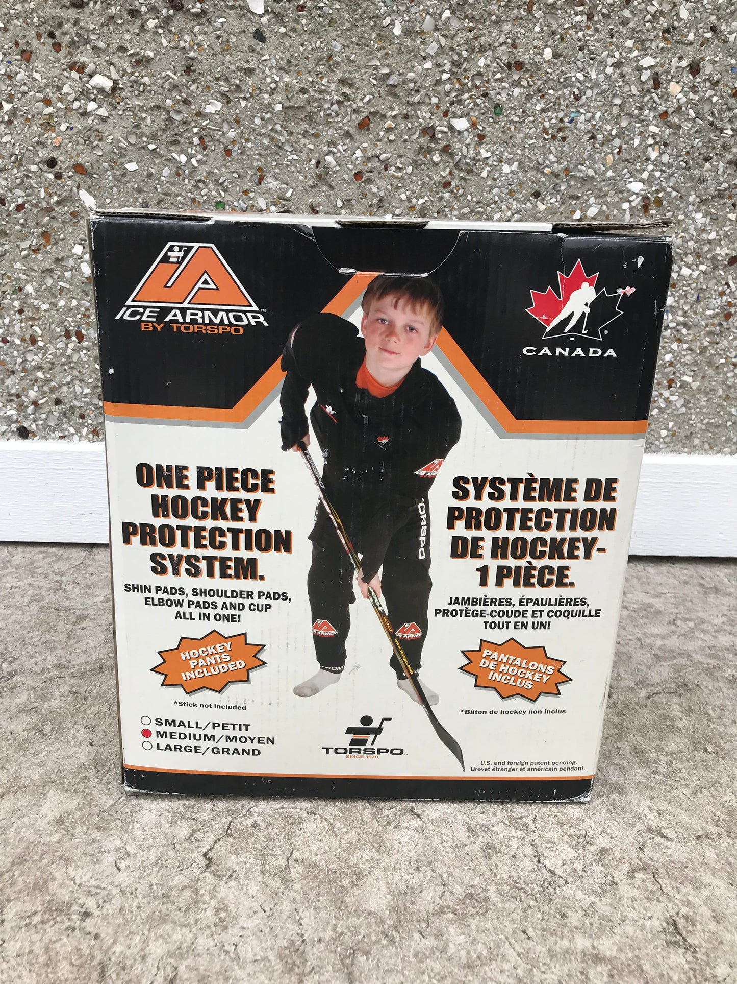 Hockey Set Child Size Youth Medium Age 6-8 Complete Hockey Protective Gear Pants Shin Shoulders Elbow and Cup New In Box