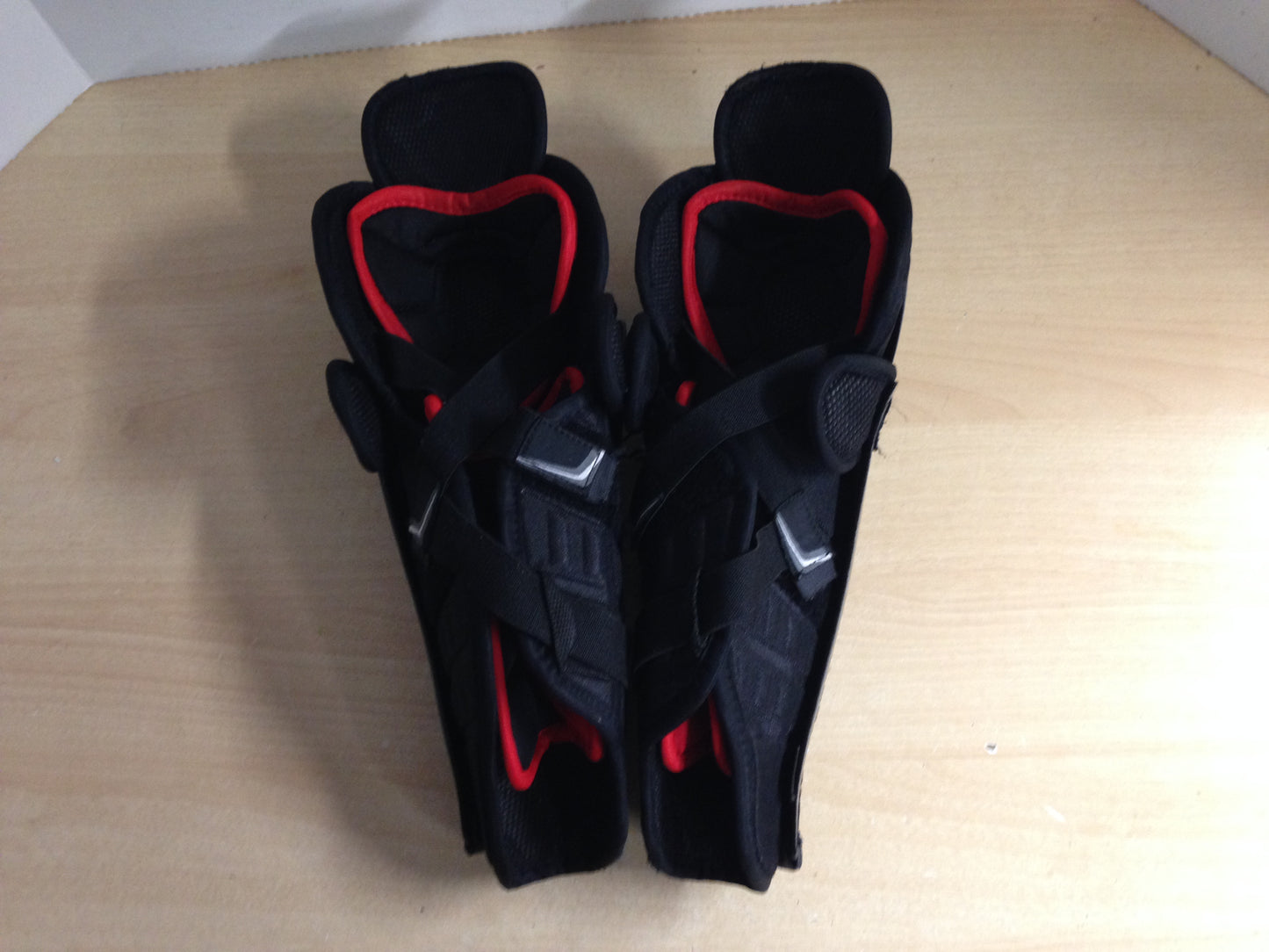 Hockey Shin Pad Child Size 11 inch CCM U Black Red Minor Wear Fading