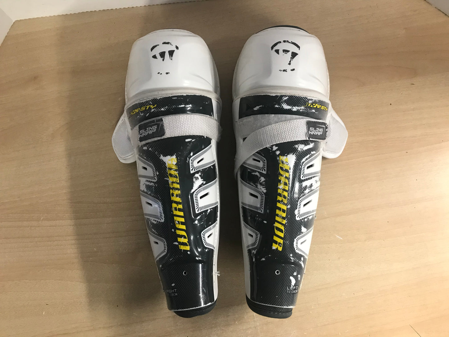 Hockey Shin Pads Child Size 11 inch Warrior Dynesty Slim Grey White Calf Wrap