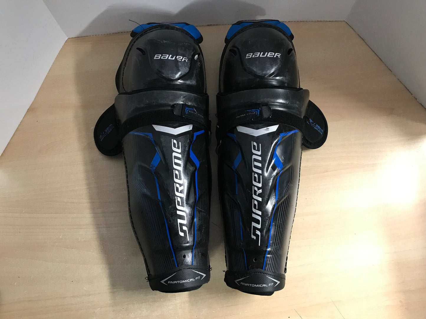 Hockey Shin Pads Men's Size 13 inch Bauer Supreme One.8 Blue Black Calf Wrap